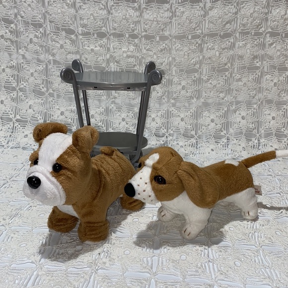 American Girl Dogs & Table. Bulldog & Dachshund. . - Picture 10 of 16